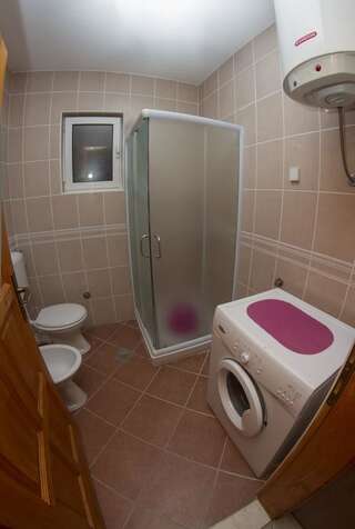 Апартаменты Apartments Gugolj M&M Херцег-Нови Апартаменты с 3 спальнями-9